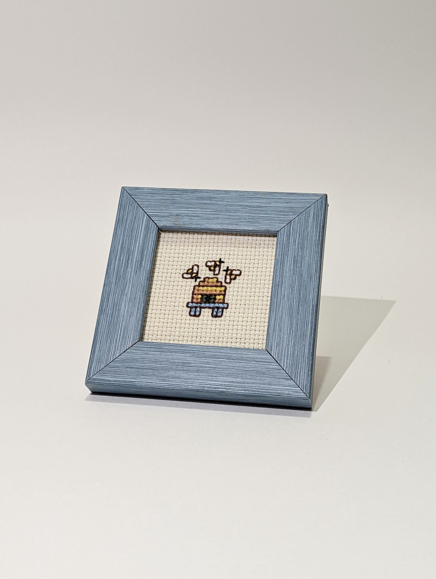 Embroidery Kit_Hive & Bees